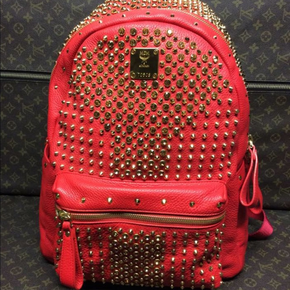 🎒Authentic MCM backpack with original swarovski🎒